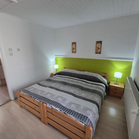 Roxanna Apartman Gyula Exterior foto