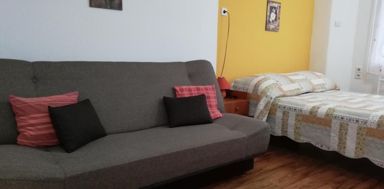 Roxanna Apartman Gyula Exterior foto