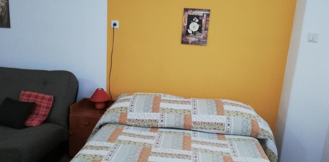 Roxanna Apartman Gyula Exterior foto
