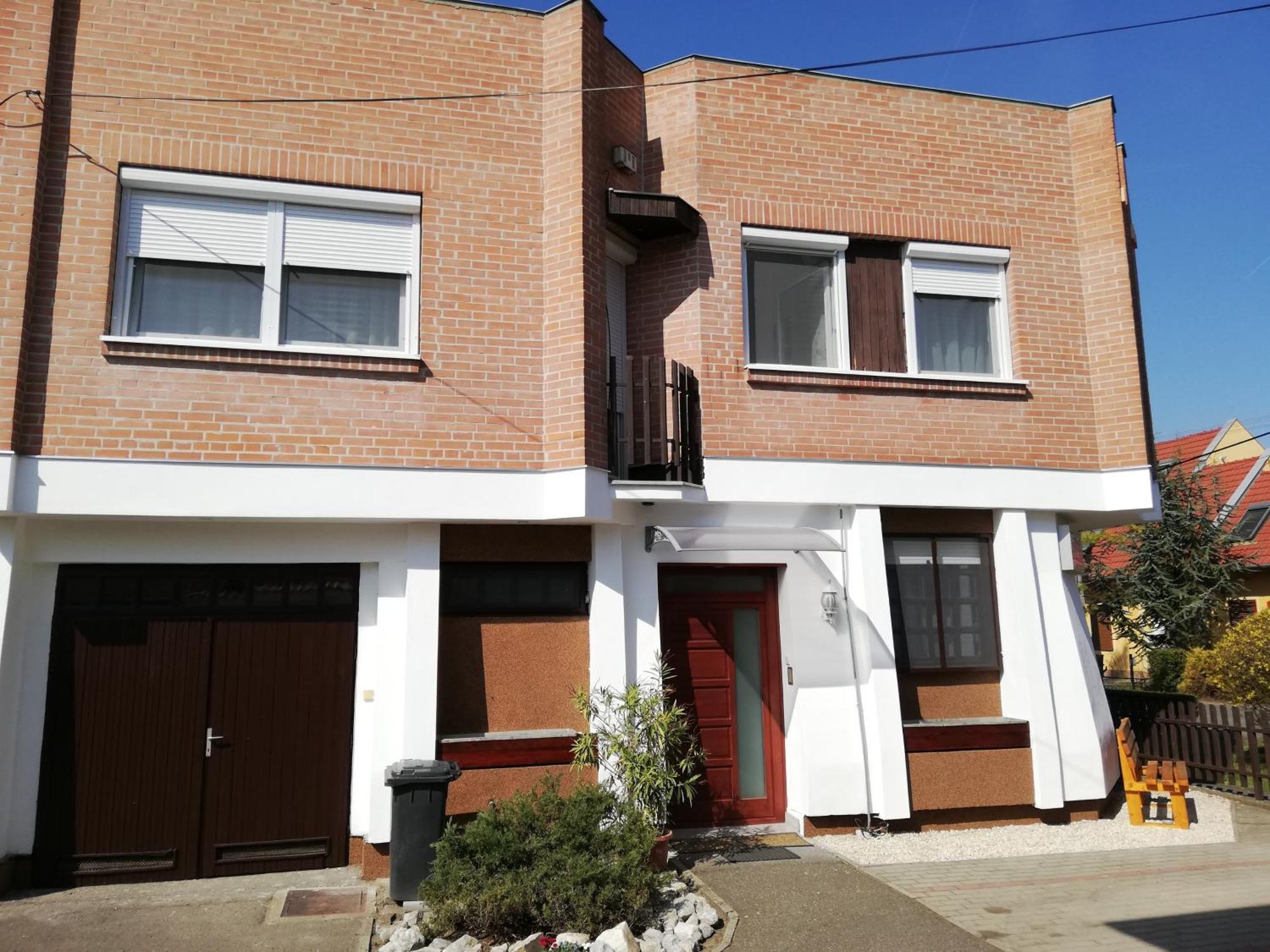 Roxanna Apartman Gyula Exterior foto