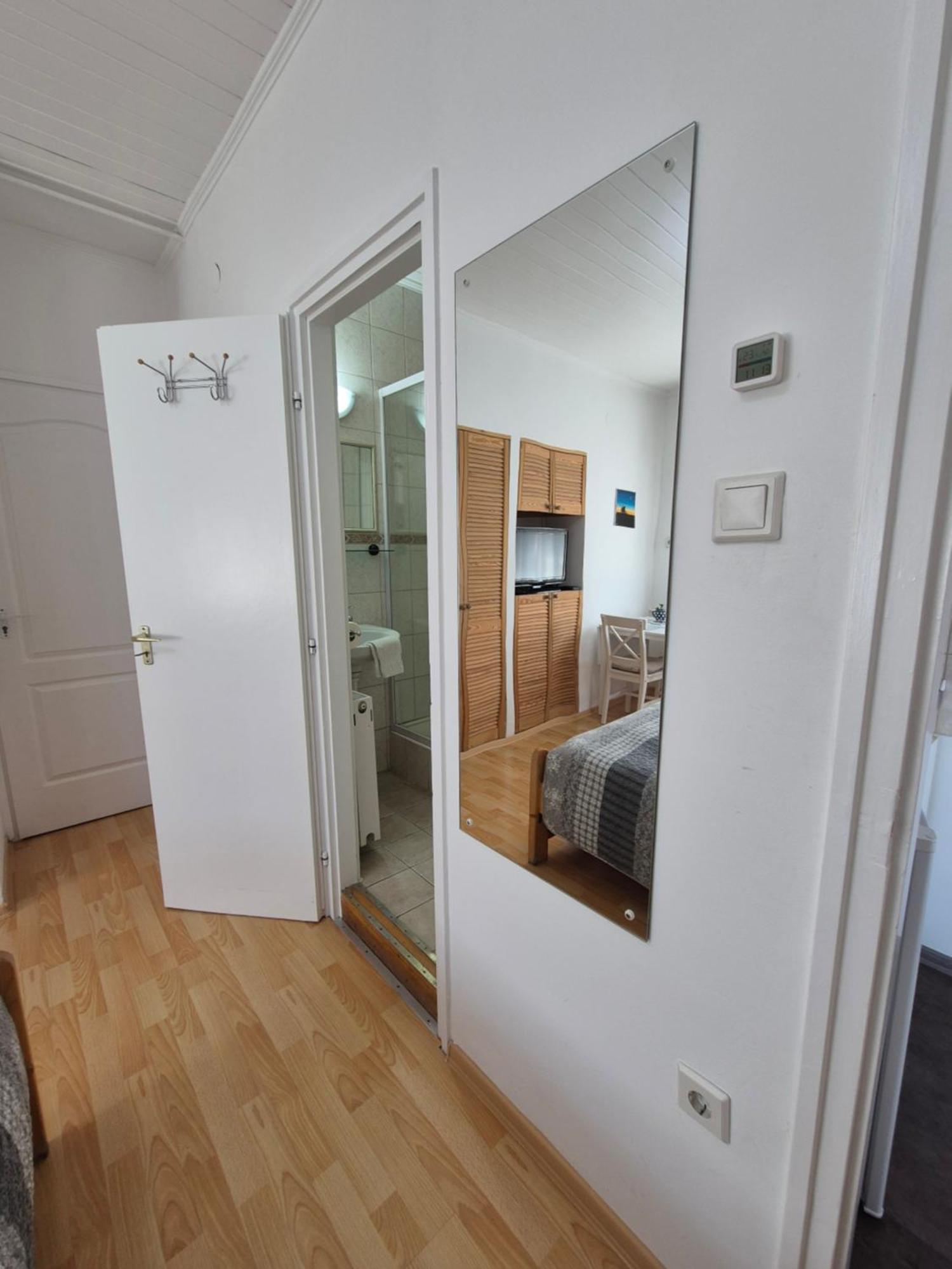 Roxanna Apartman Gyula Exterior foto