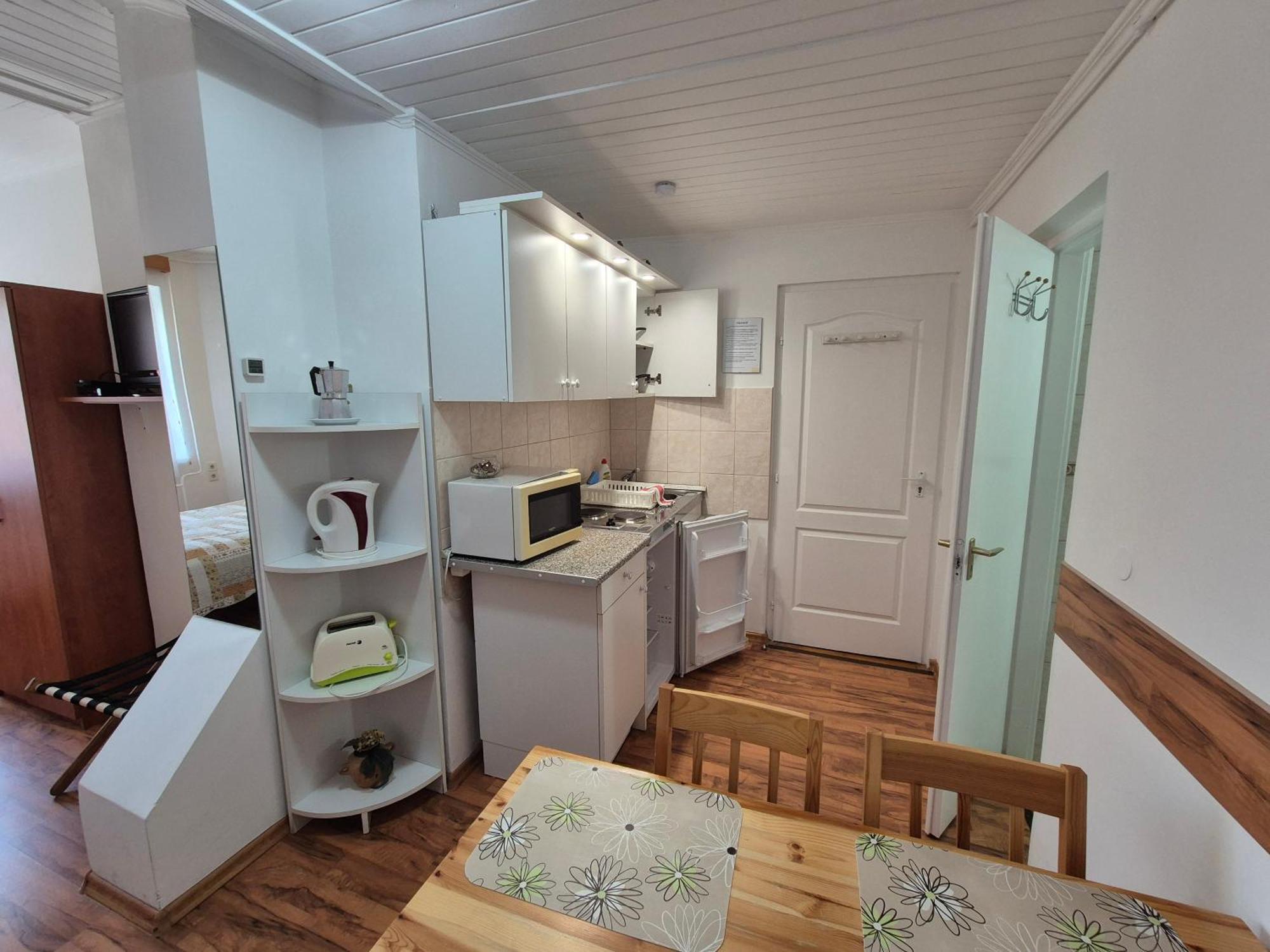 Roxanna Apartman Gyula Exterior foto