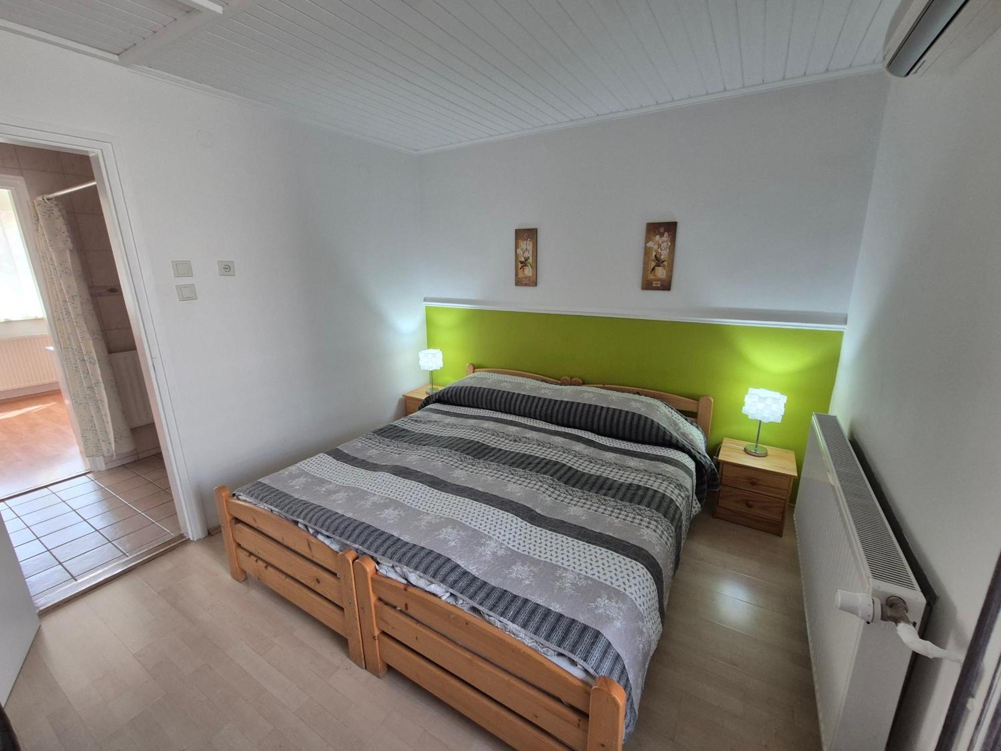 Roxanna Apartman Gyula Exterior foto
