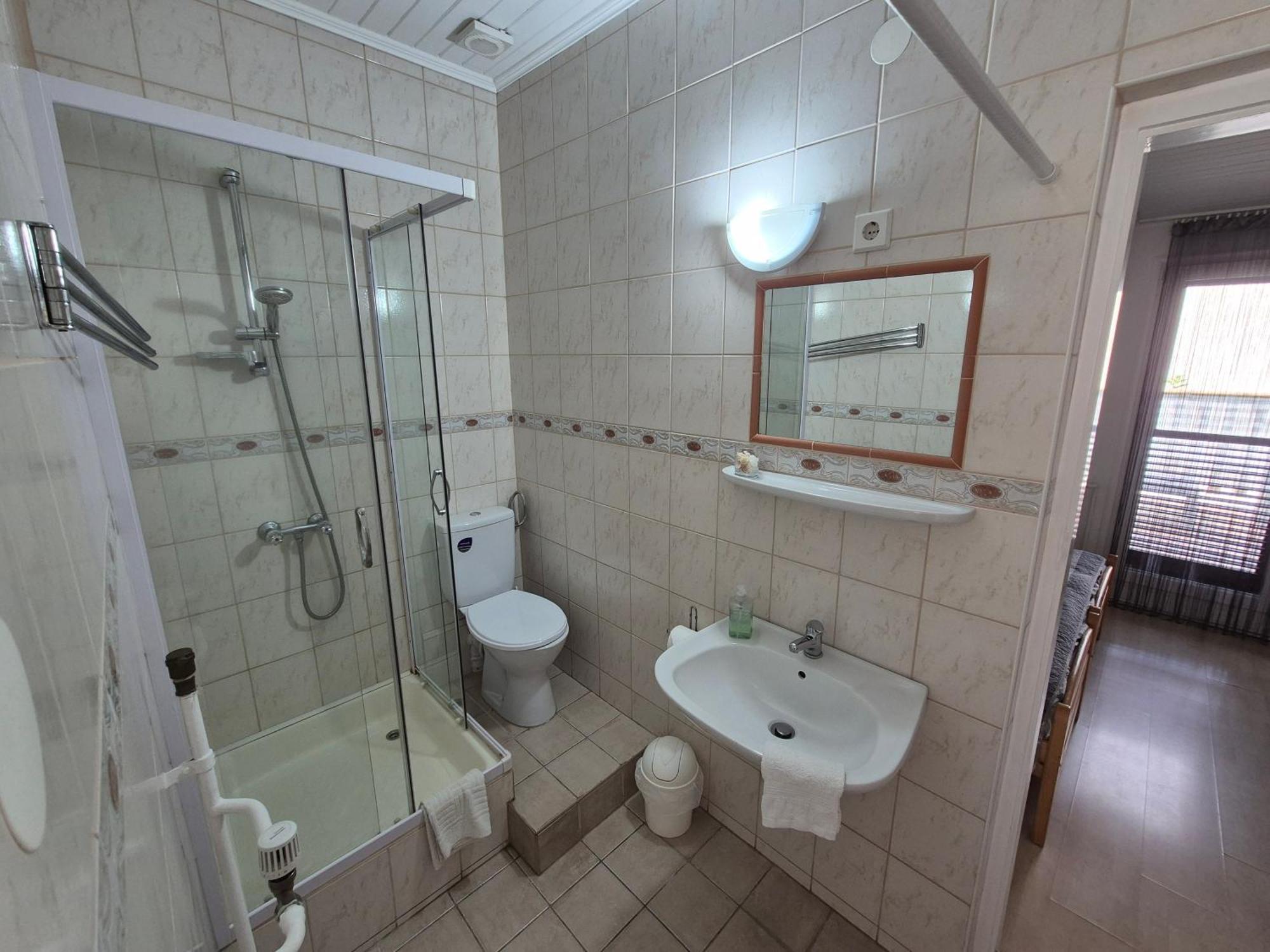 Roxanna Apartman Gyula Exterior foto