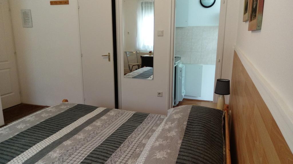 Roxanna Apartman Gyula Exterior foto