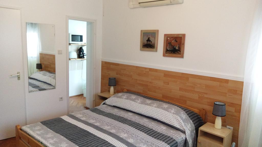 Roxanna Apartman Gyula Exterior foto