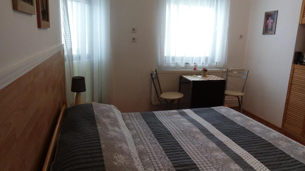 Roxanna Apartman Gyula Exterior foto