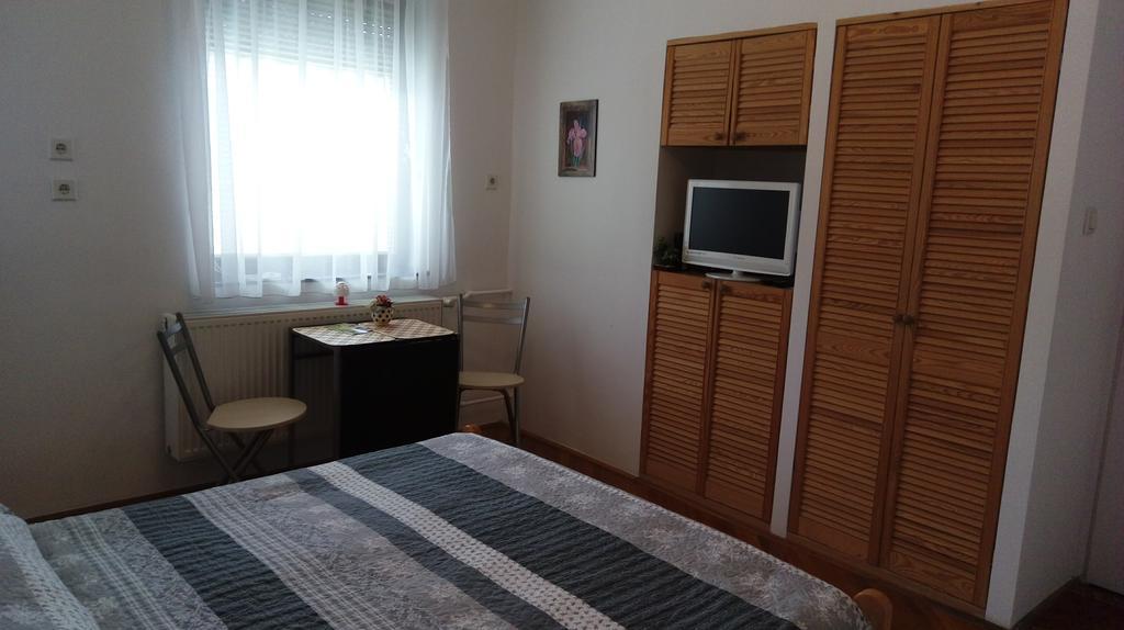 Roxanna Apartman Gyula Exterior foto